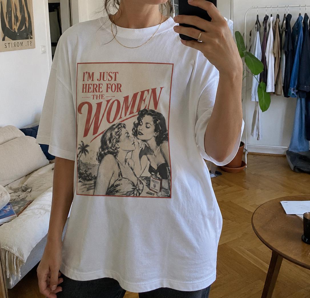 I'm Just Here For The Women Shirt, Vintage Pulp Romance Graphic Tee, Lesbian Sapphic Aesthetic T-Shirt, Retro LGBT Top, Vintage Cute Women