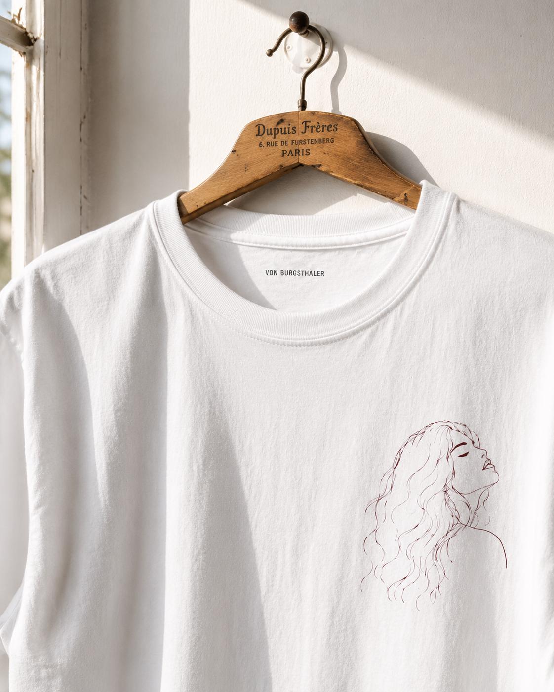 TOO PRETTY to be with men | Lesbian Graphic Tee | oversized Shirt | Sapphic LGBT Queer | Feminist | Girls support Girls | Girl power