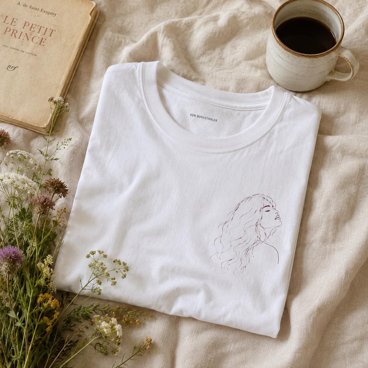TOO PRETTY to be with men | Lesbian Graphic Tee | oversized Shirt | Sapphic LGBT Queer | Feminist | Girls support Girls | Girl power