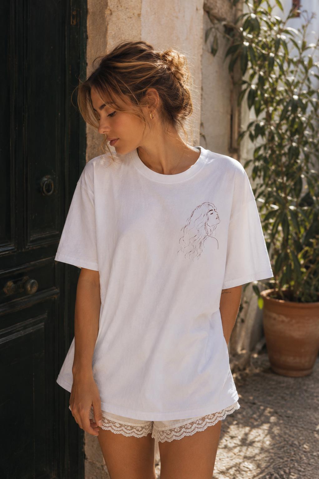 TOO PRETTY to be with men | Lesbian Graphic Tee | oversized Shirt | Sapphic LGBT Queer | Feminist | Girls support Girls | Girl power