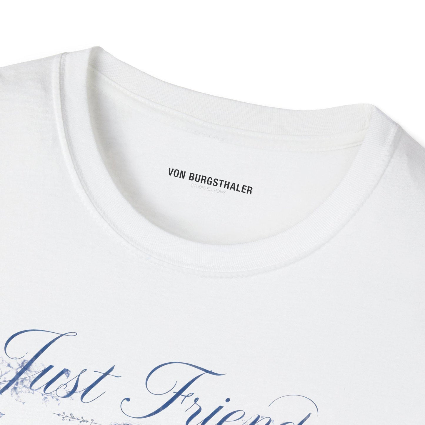 Just Friends | Lesbian Graphic Tee | oversized Shirt | Sapphic LGBT Queer | Feminist | Girls support Girls | Girl power