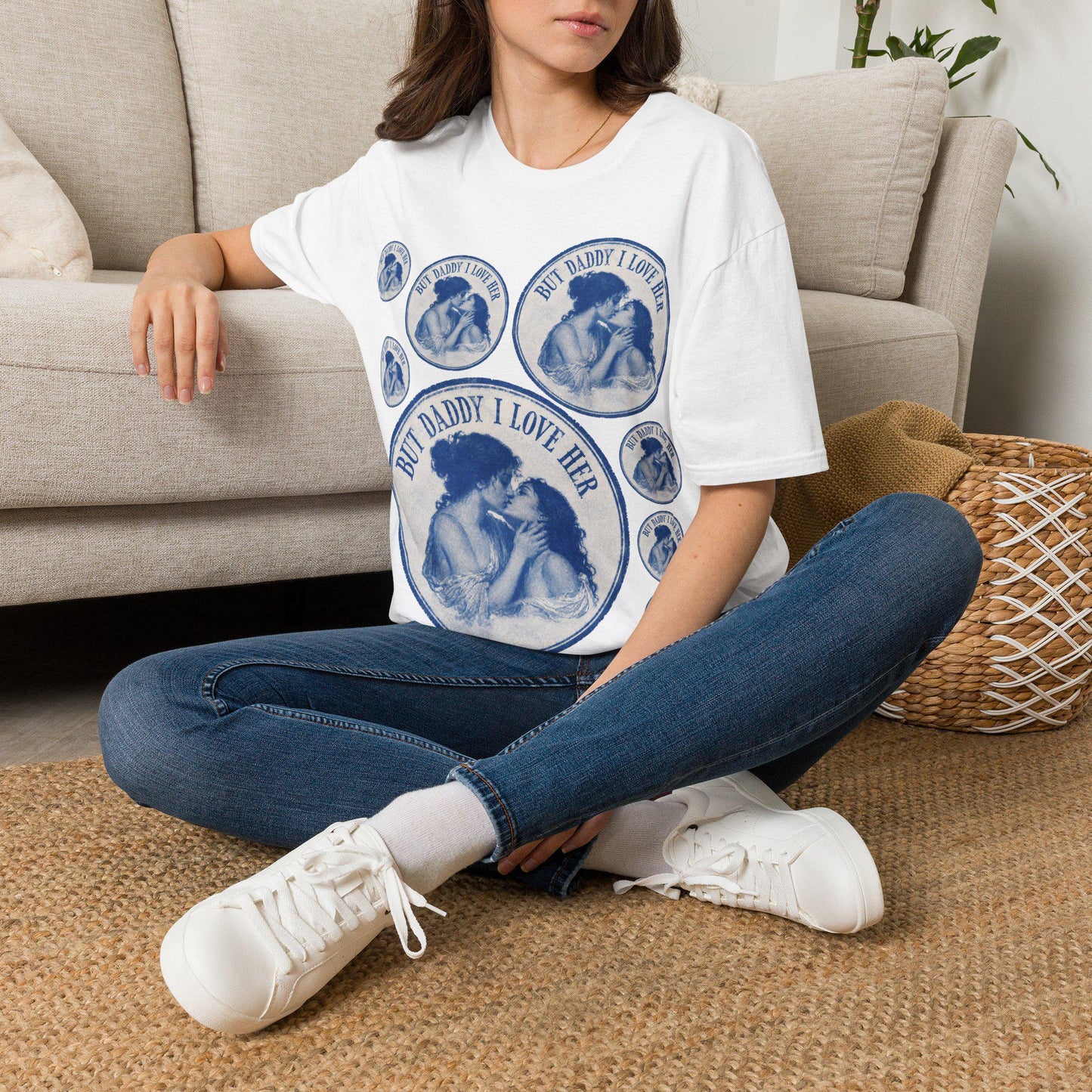 TOO PRETTY to be with men | Lesbian Graphic Tee | oversized Shirt | Sapphic LGBT Queer | Feminist | Girls support Girls | Girl power