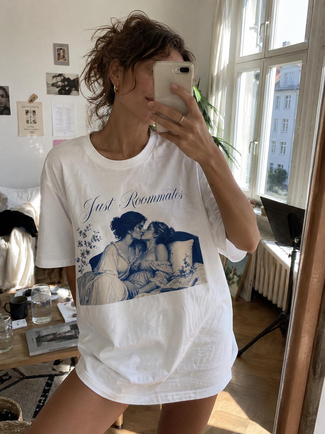 Just Roommates | Lesbian Graphic Tee | oversized Shirt | Sapphic LGBT Queer | Feminist | Girls support Girls | Girl power