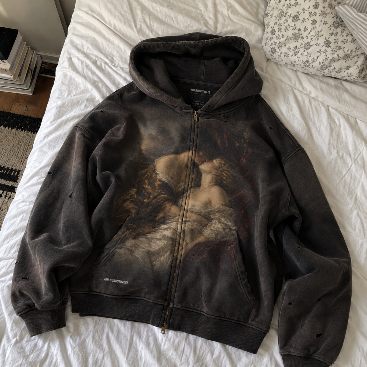 Vintage Renaissance Art Zip Up Hoodie, Sapphic Romantic Painting Distressed Sweatshirt, Dark Academia Lovers Jacket, Aesthetic Goth Hoodie