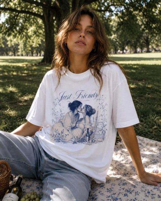Just Friends | Lesbian Graphic Tee | oversized Shirt | Sapphic LGBT Queer | Feminist | Girls support Girls | Girl power