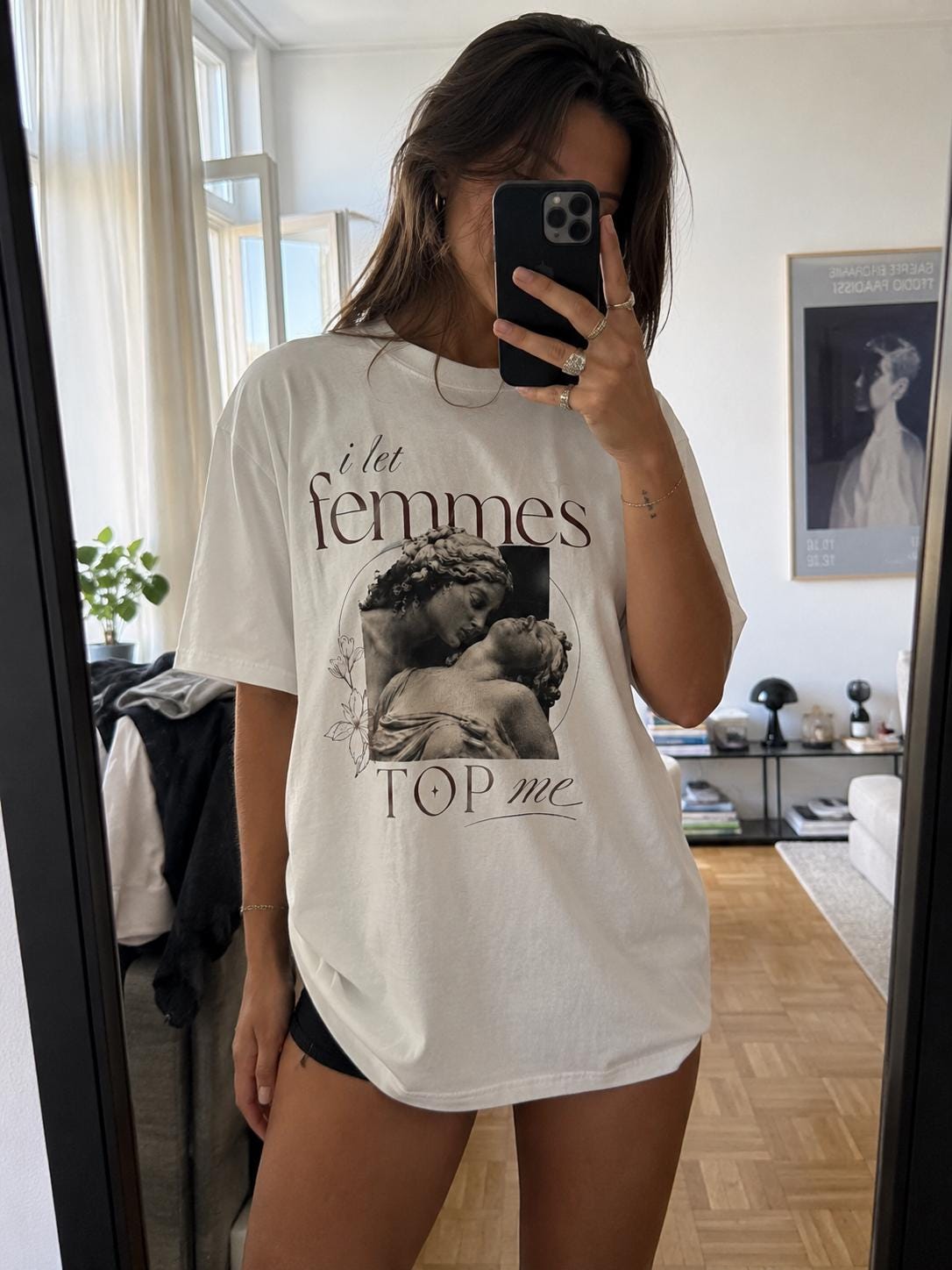 Lesbian - I let femmes top me - oversized Shirt, Lesbian Shirt, Pride Merch, Sapphic LGBT Queer Gift, Lesbian Gifts, WLW, Feminist Tee