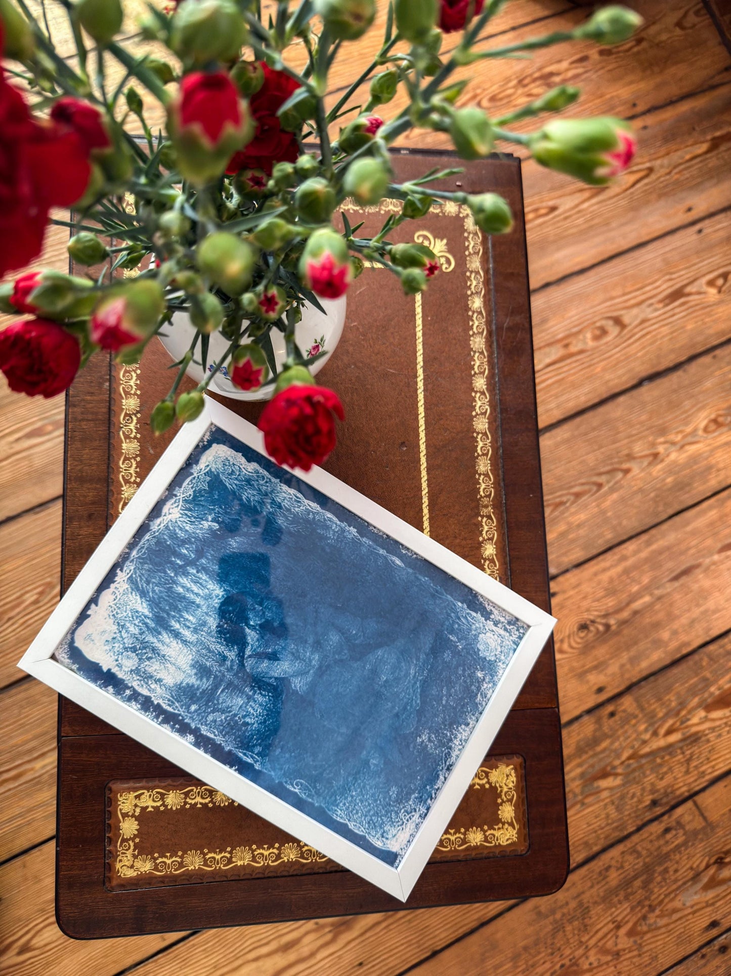 Lesbian Lovers Cyanotype Print, Original Handmade Blue Art on Cotton Rag Paper, A4, Romantic Sapphic Wall Art, Kiss, Tree, weeping willow
