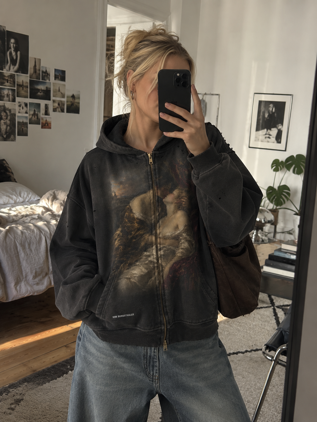 Vintage Renaissance Art Zip Up Hoodie, Sapphic Romantic Painting Distressed Sweatshirt, Dark Academia Lovers Jacket, Aesthetic Goth Hoodie